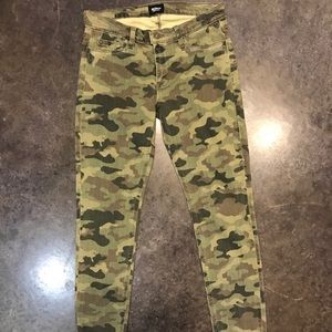 HUDSON camo skinnies size 28